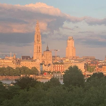 Apartment Linkerover- City Centre & Cathedral View Antwerpen Buitenkant foto